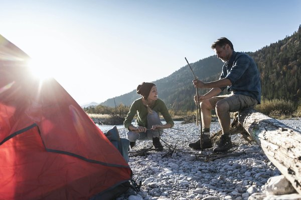 Astuces pour camper confortablement sous des éclipses solaires en camping d'aventure.